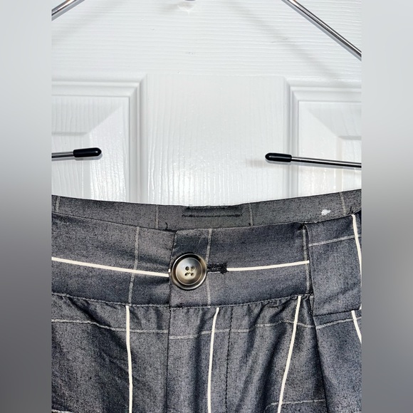 WHO WHAT WEAR HIGH WAISTED SHORTS (SIZE 6) - Picture 3 of 4